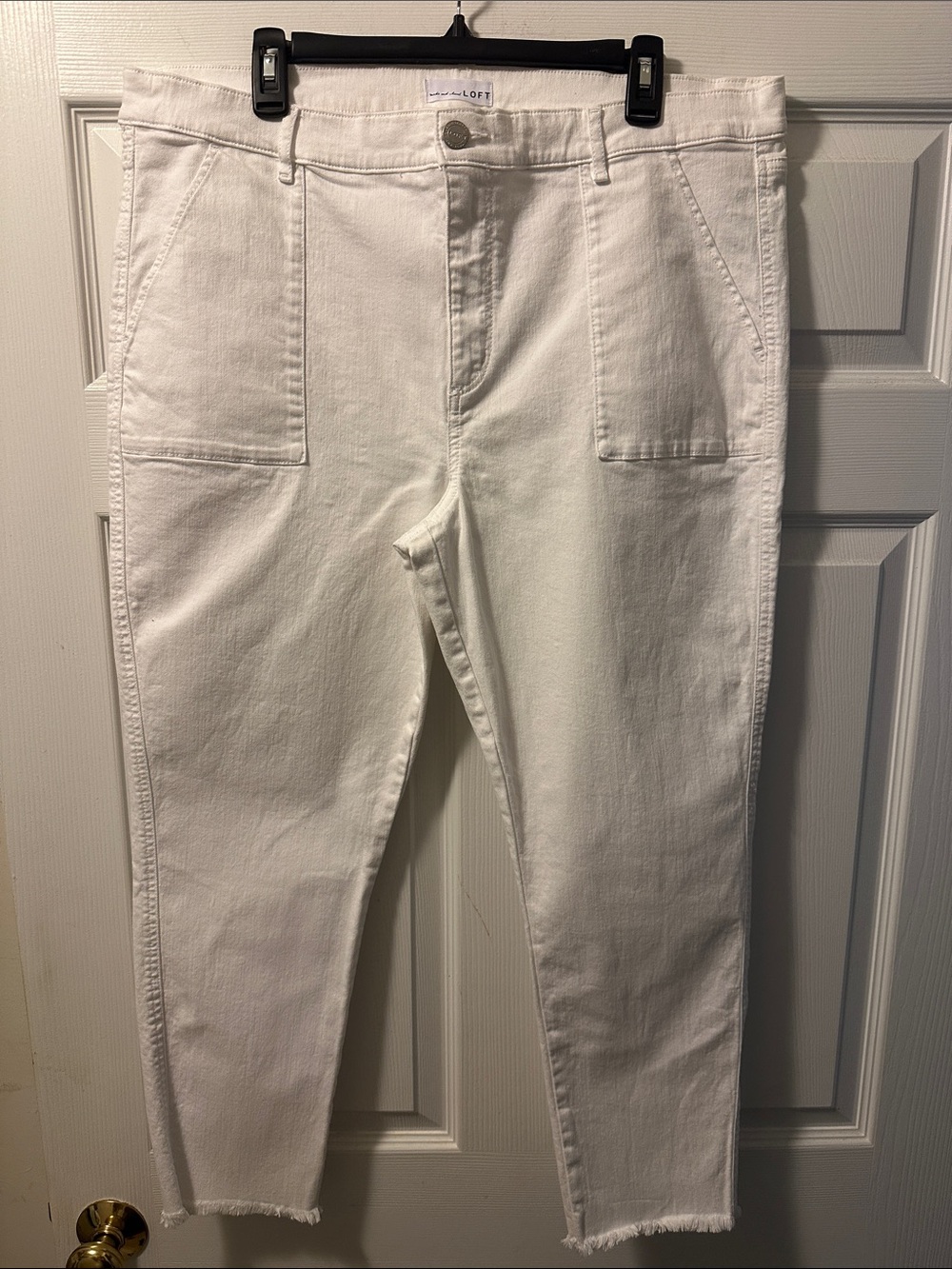 Women’s LOFT White Skinny Crop Patch-Pocket Frayed Hem Jeans - Size 18